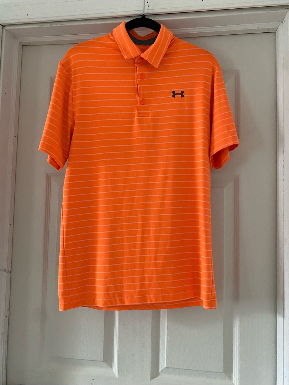 Under Armour The Playoff Polo Golf Shirt Mens Small Athletic Striped Orange